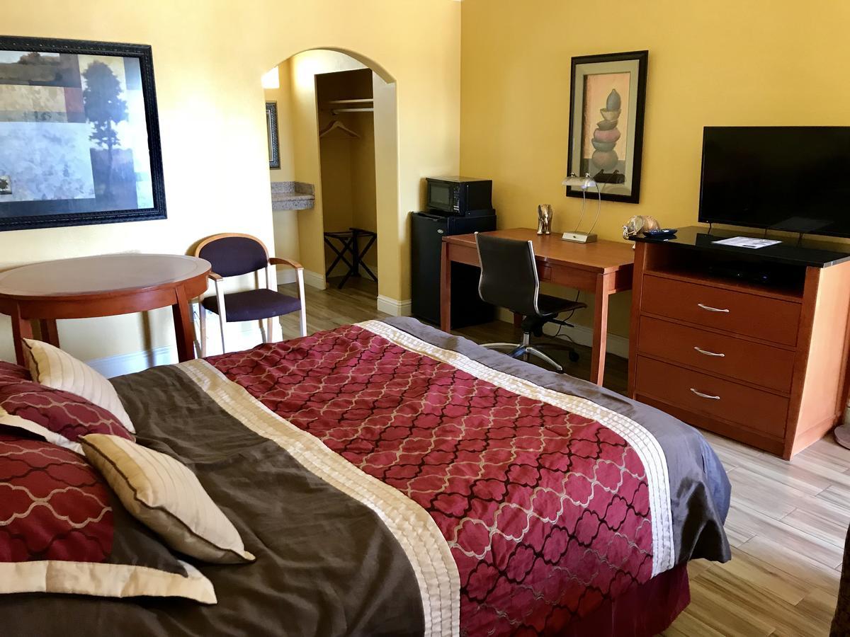 Town & Country Motel Livingston Extérieur photo
