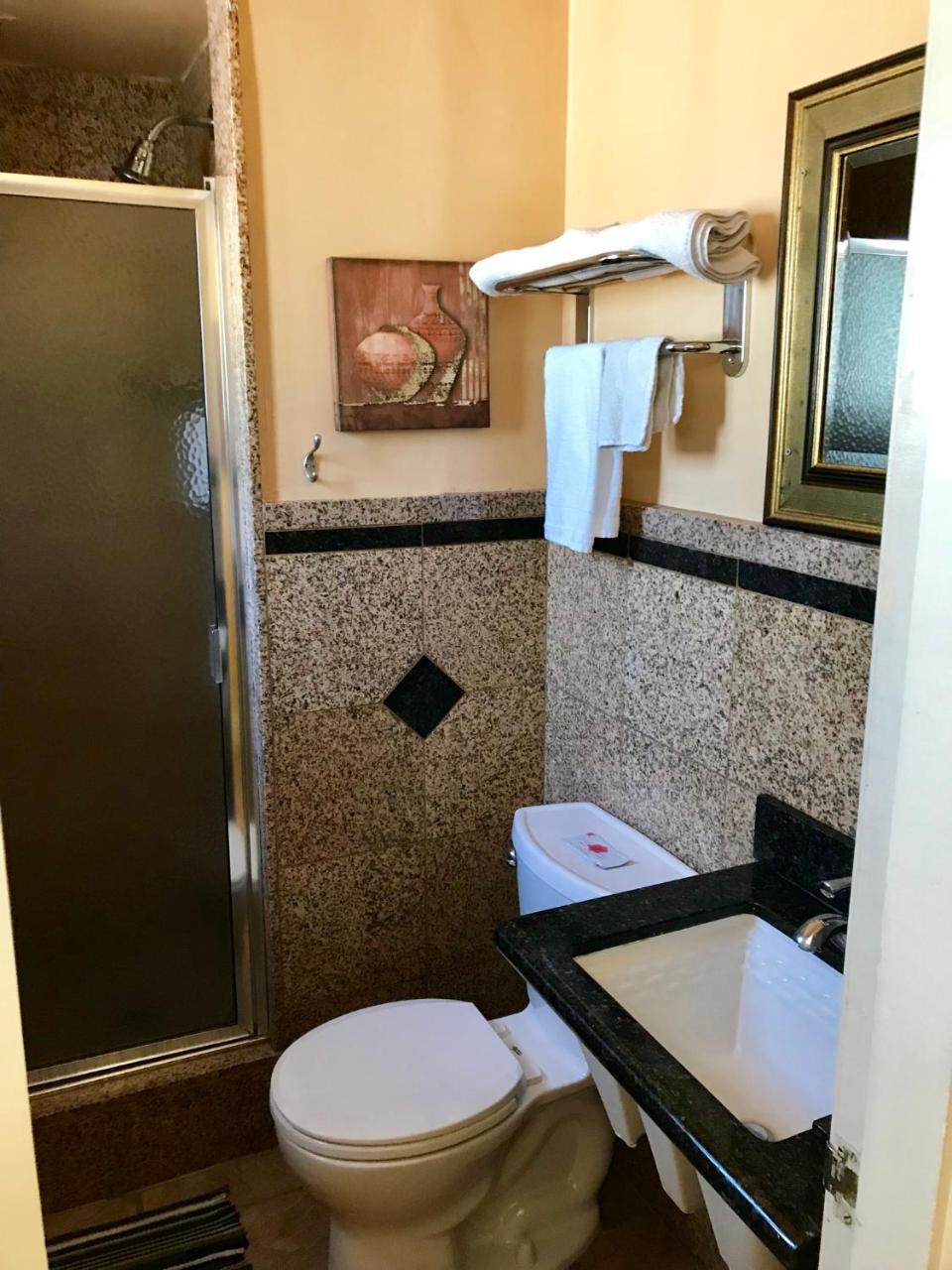 Town & Country Motel Livingston Extérieur photo
