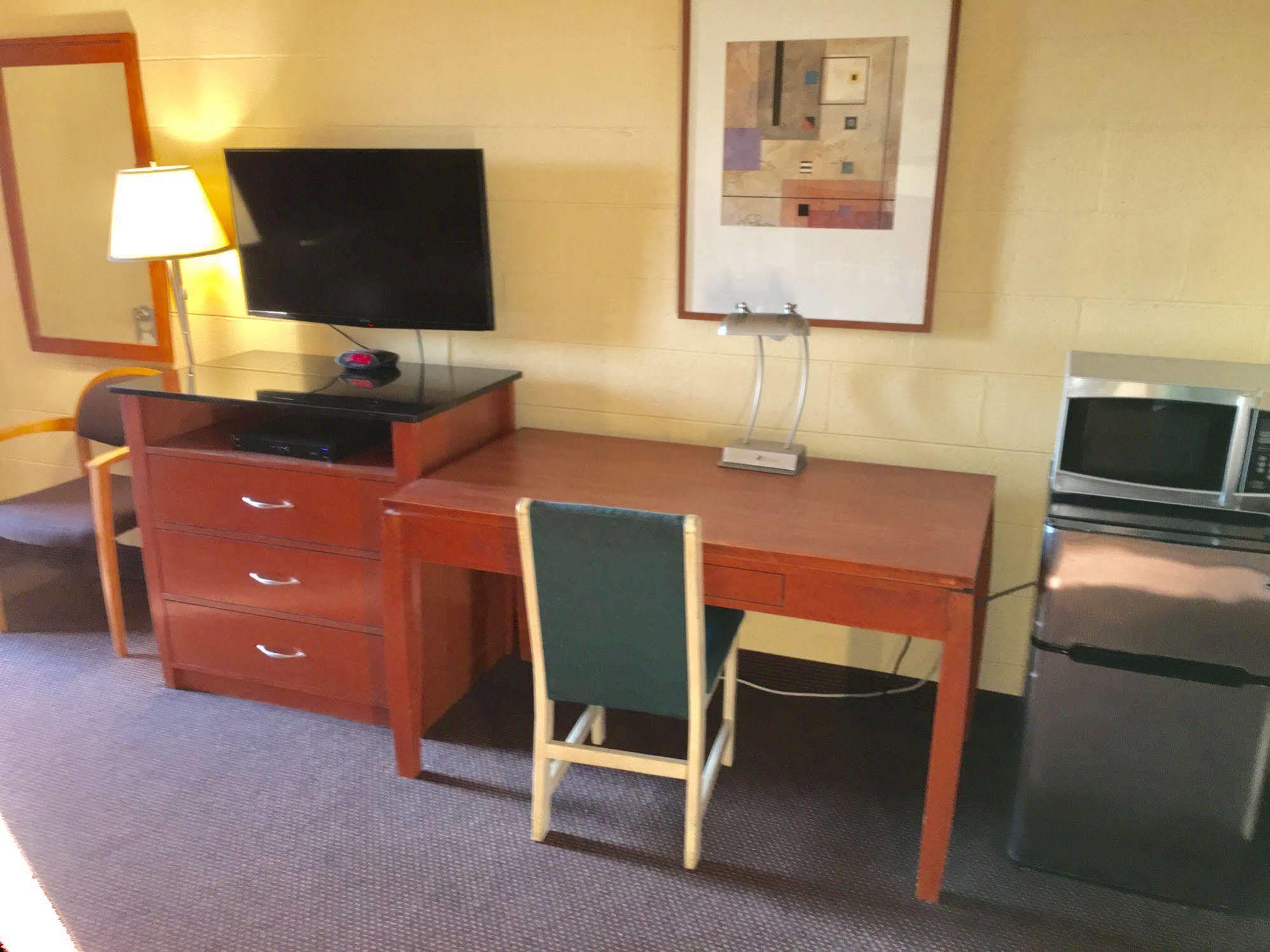 Town & Country Motel Livingston Extérieur photo