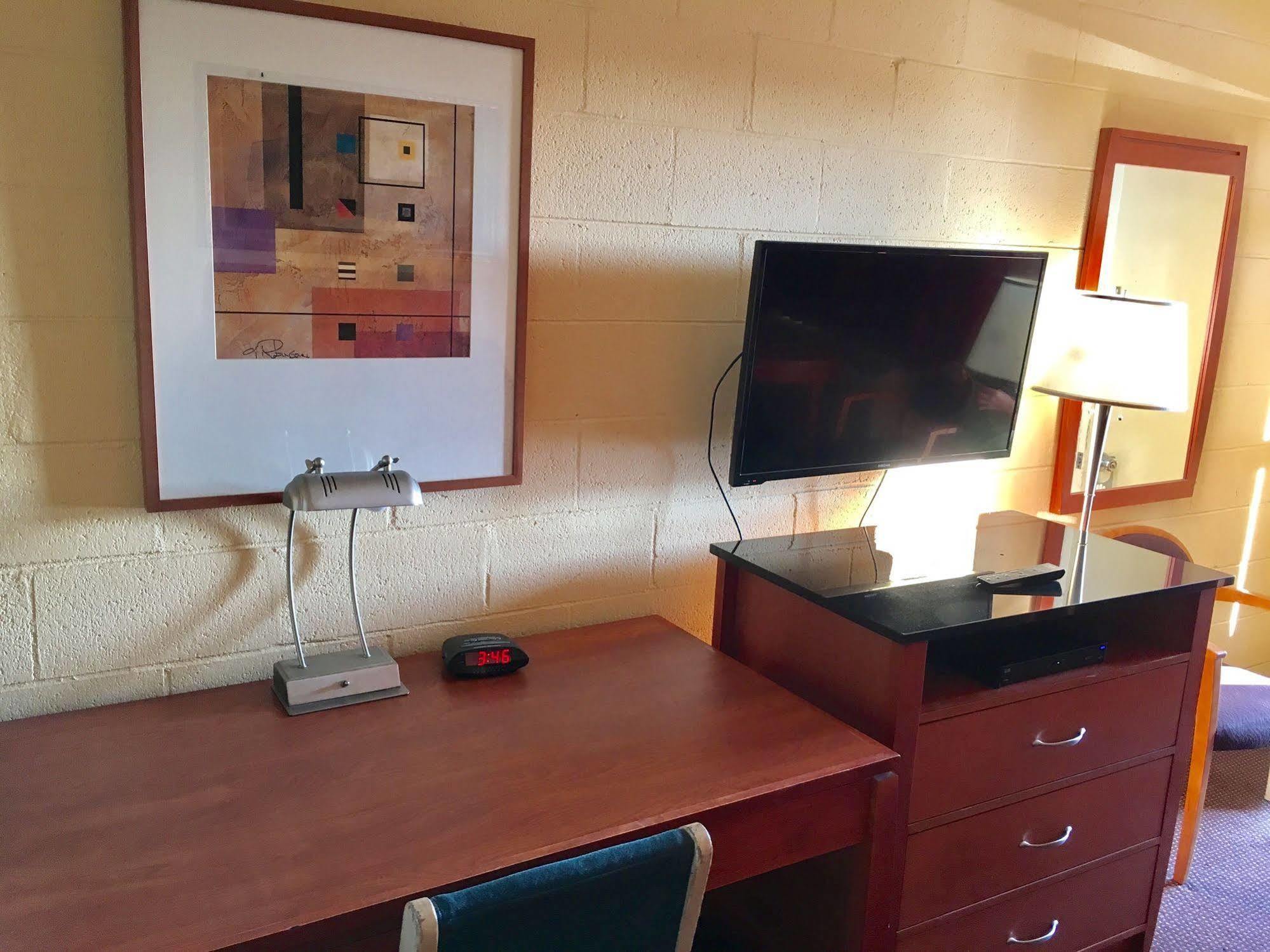 Town & Country Motel Livingston Extérieur photo