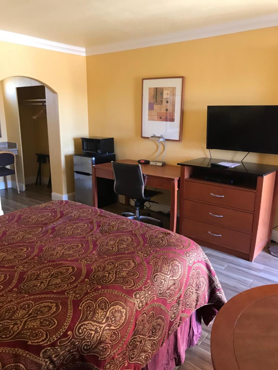 Town & Country Motel Livingston Extérieur photo