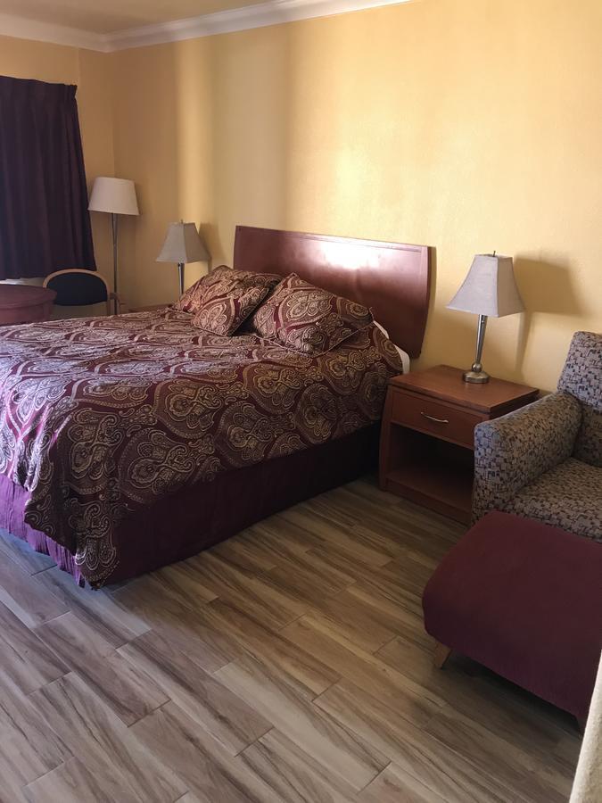 Town & Country Motel Livingston Extérieur photo