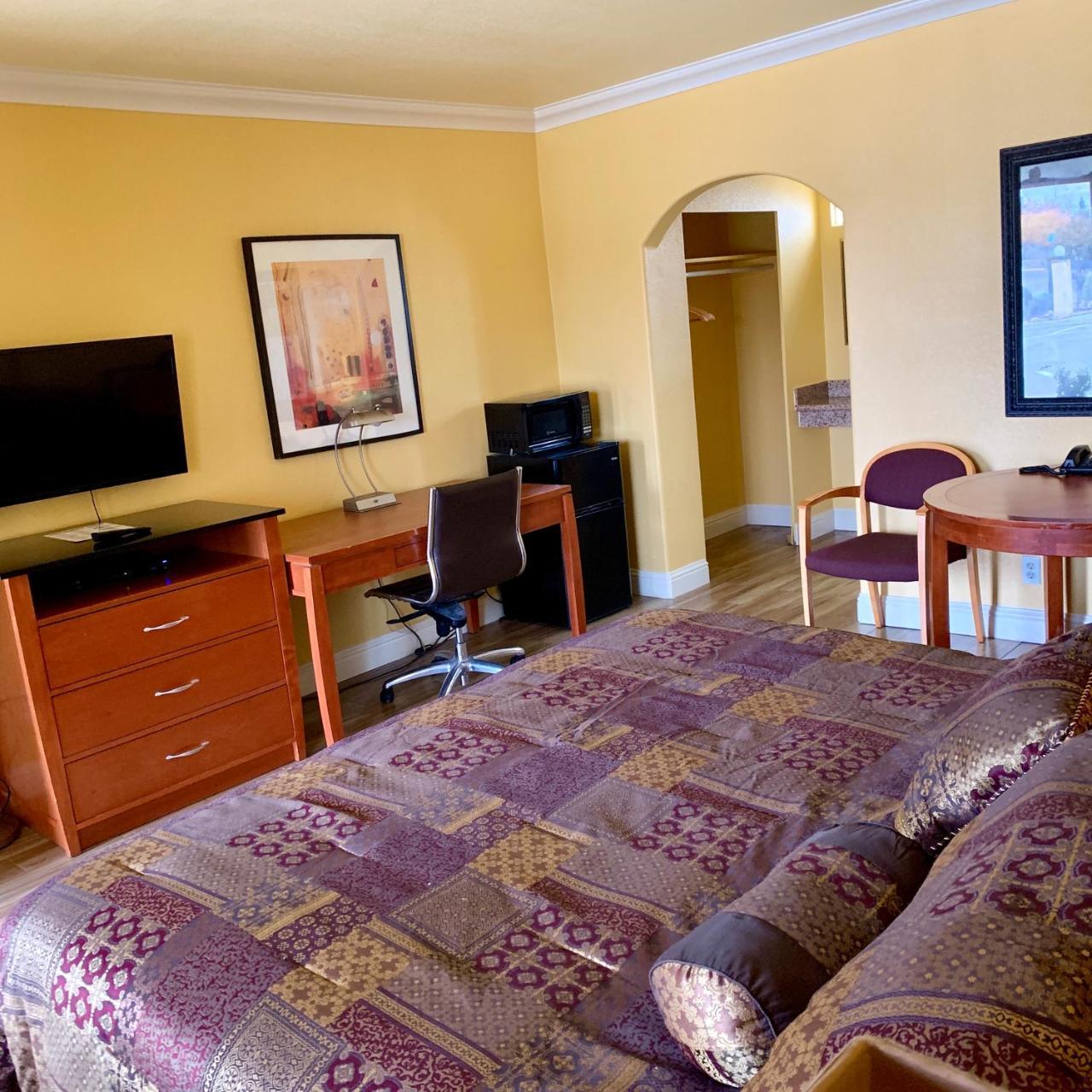 Town & Country Motel Livingston Extérieur photo