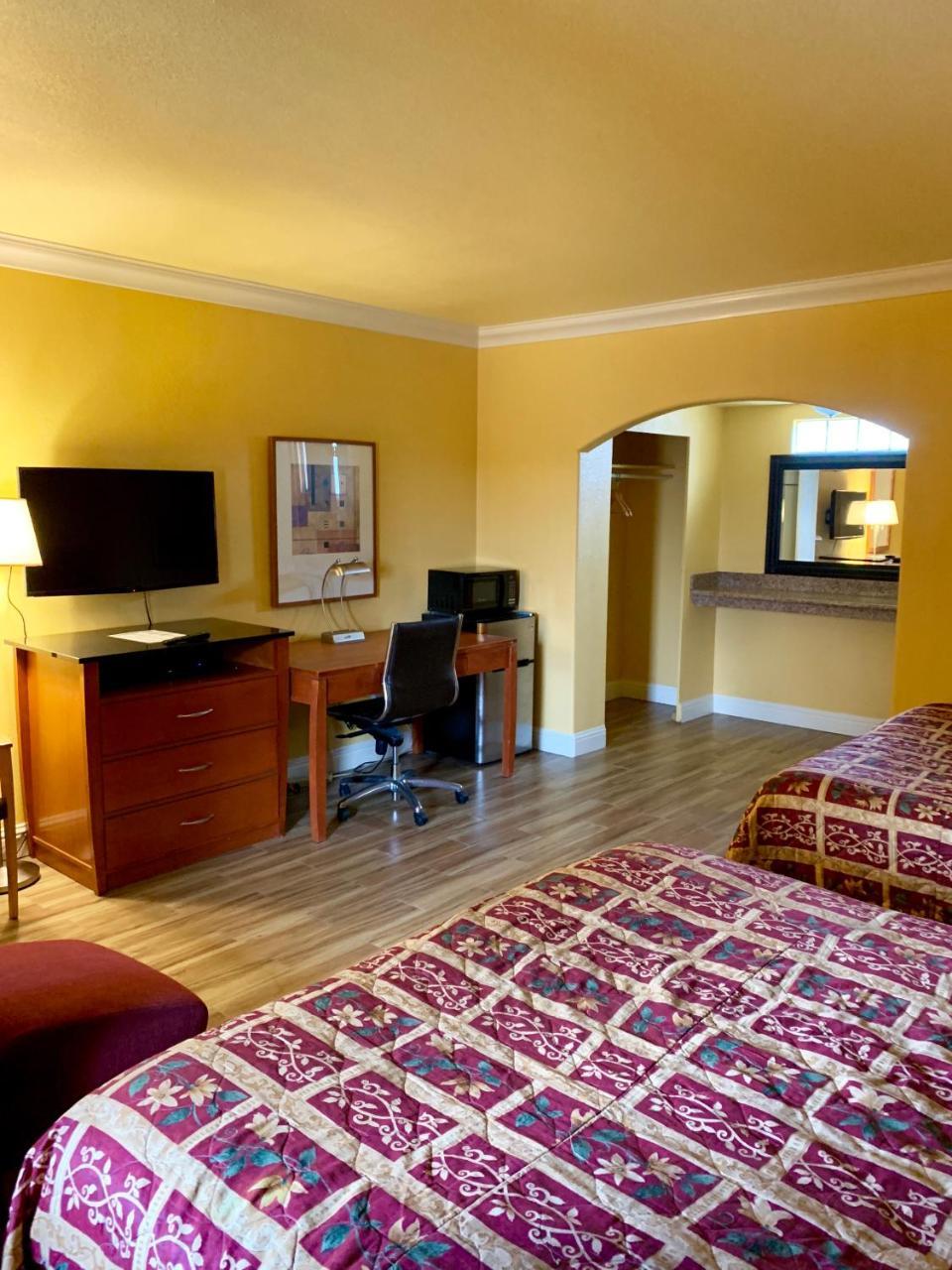 Town & Country Motel Livingston Extérieur photo
